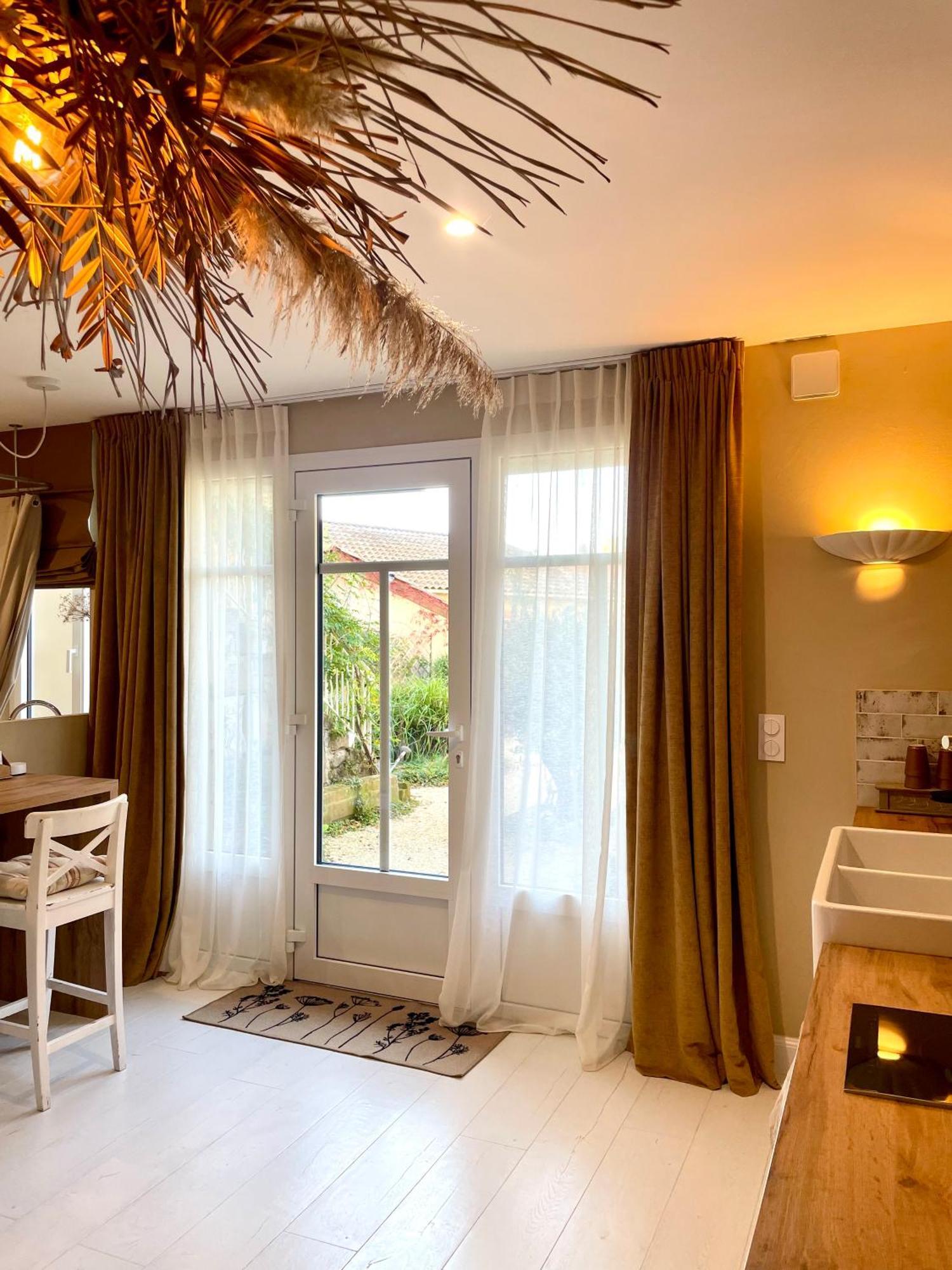 La Suite Dromoise 1809 Saint-Paul-les-Romans Luaran gambar
